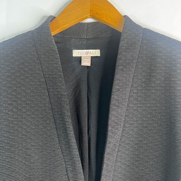 Roz & Ali Black Open Front Zippered Pocket Textured Jacket Blazer Plus Size 1X - Picture 3 of 9